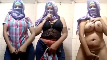 Bokep Indo MILF Niqab Toket Gede Sange Omek